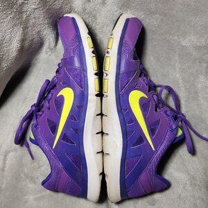 GUC Women's Nike sz 8 sneakers 👟